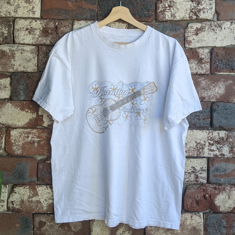 Vintage Hawaiian Island Ukulele Co. T-Shirt